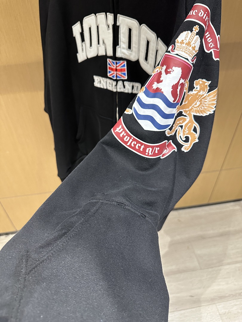 25S 워시드 디컨스트럭티드 런던 자수 패치워크 지퍼업 - Streetwear Brands London 리뷰 및 가격